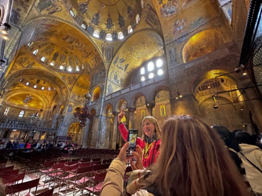 Venice: St Mark's, Doge's Palace, Murano & Burano Day Tour - Murano by private water taxi: glass-blowing you can actually see