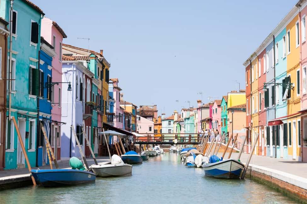 Venice: St Mark's, Doge's Palace, Murano & Burano Day Tour - Burano: the lace demo and the colorful house picture hunt