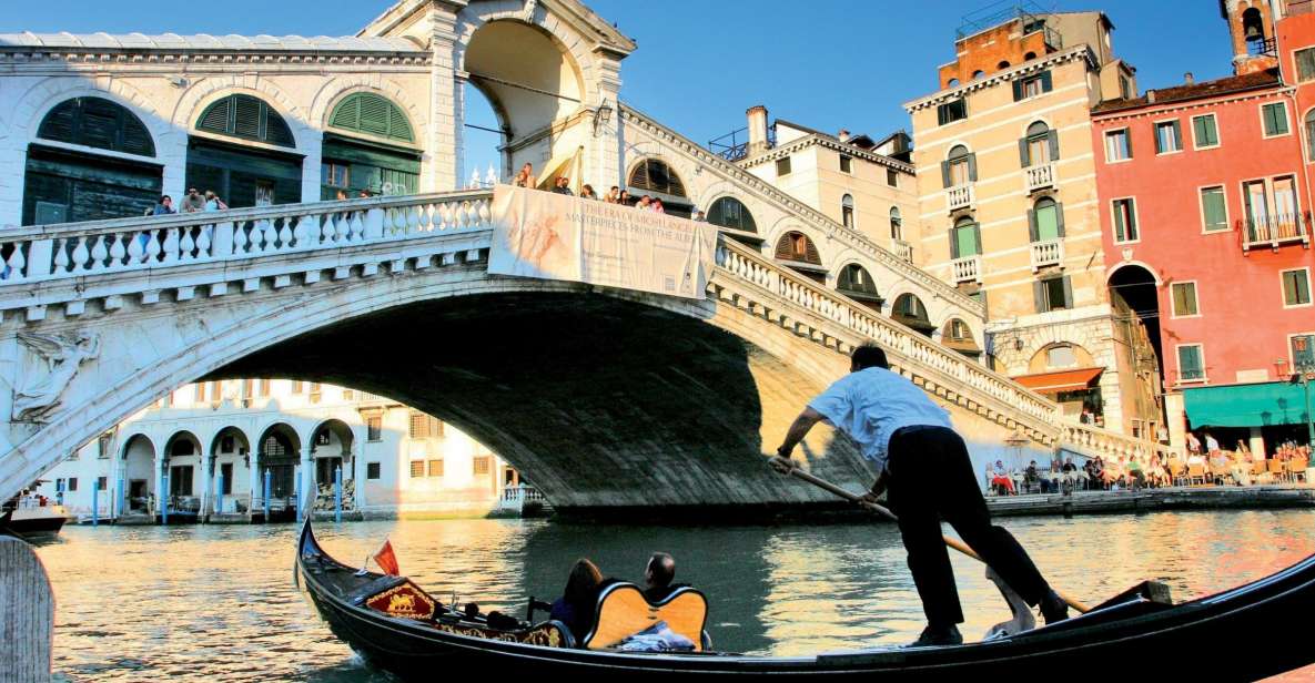 Venice: St. Mark's, Walking Tour and Gondola Combo - Why the gondola ride focuses on the smaller canals