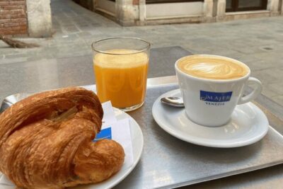 Venice Sunrise 1h Running Tour - Starting at Rialto Bridge: your easiest anchor point