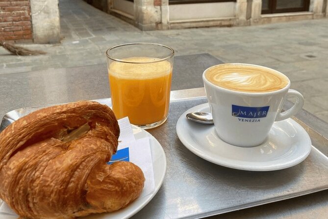 Venice Sunrise 1h Running Tour - Starting at Rialto Bridge: your easiest anchor point