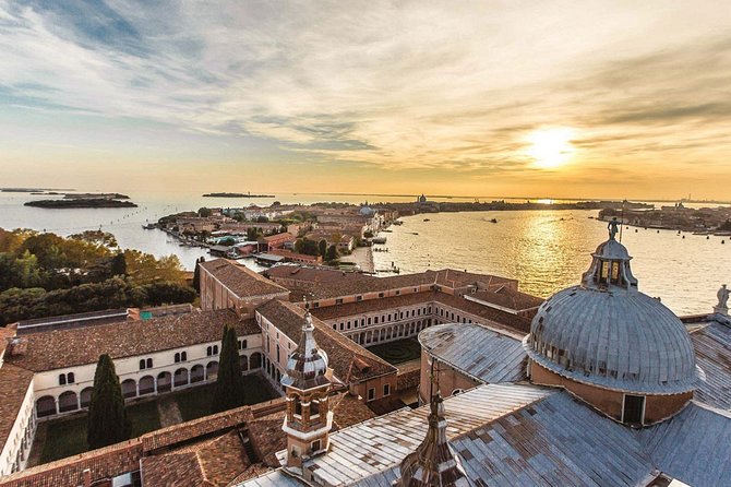 Venice: Sunset Lagoon Experience - Drinks policy: snacks included, alcohol not