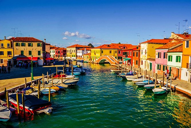 Venice Trilogy: Murano, Burano & Torcello by Lagoon Boat - Guides and language: what you can hope for