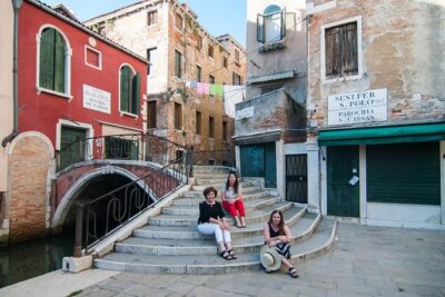 Venice Visitor 90min 40 pictures Photo Session in Venice - Where the Experience Starts: Osteria Bancogiro by Rialto