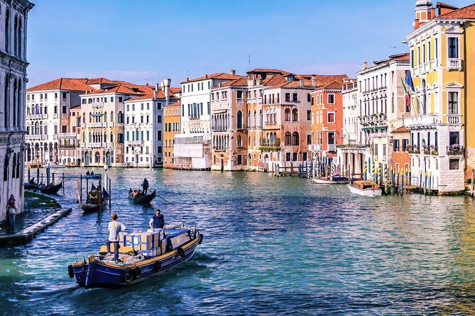 Venice Walking Tour with Audioguide on Your Smartphone - Ponte dei Sospiri and Palazzo Ducale: the prison-to-palace story