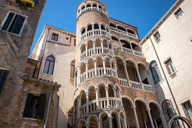 Venice Walking Tour with Gondola Ride Experience - Gondola ride basics: shared time, no seat choosing, and weight-based assignment