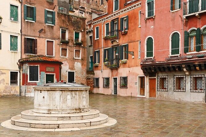 Venice Walking Tour with Gondola Ride Experience - Photo-friendly finish: St. Mark’s Basin, S. Giorgio Island, Bell Tower, and Palazzo Ducale