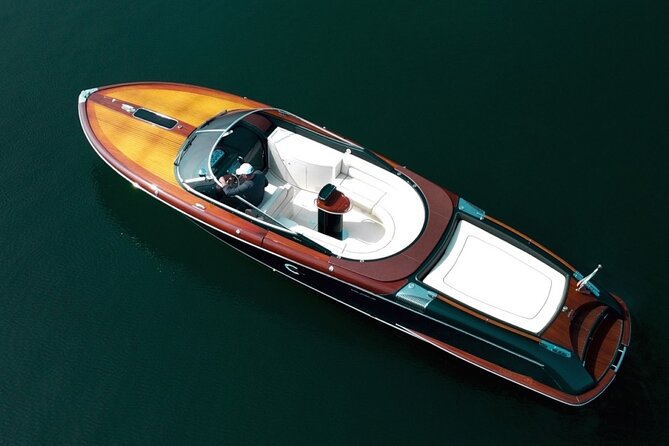 VIP Private Luxury Boat Tour - Riva Aquariva Yacht Venice - Entering Venice from the waterline instead of the street