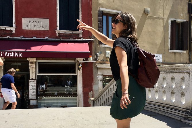 Walking in Venice Off-the-beaten Track - Stop 3: Cannaregio sestiere time for real Venice texture
