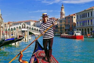 Walking Tour and Enchanting Gondola Journey in Venice - Campo Santa Maria Formosa: Church Details You Can Actually Notice