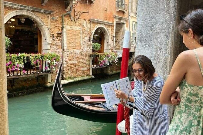 Walking tour in Venice with an architect - San Marco meeting point and the first stops that set your bearings