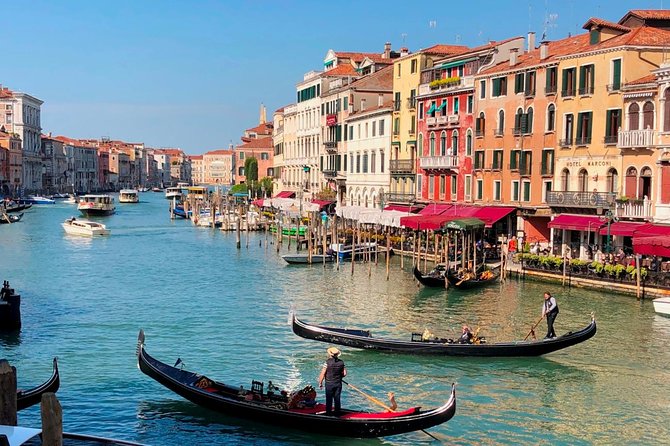 Walking Tour of Venice from St. Mark's Square to Rialto - Group tour reality: collective pace and language options
