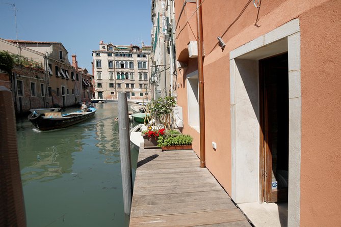 Wine Tasting in Venice - The Osteria at Calle San Pantalon: Small Space, Real Wine-Bar Feel